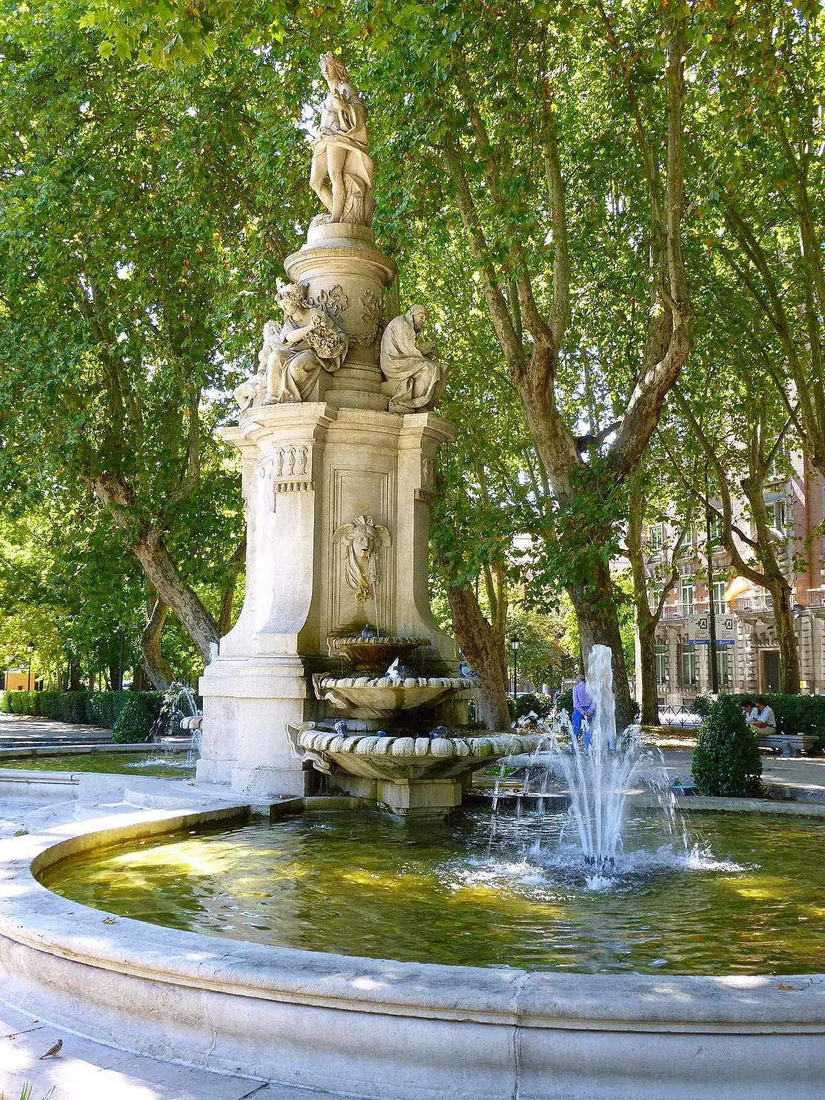 fuentes del paseo del prado - Cuándo se construyó la fuente de Apolo