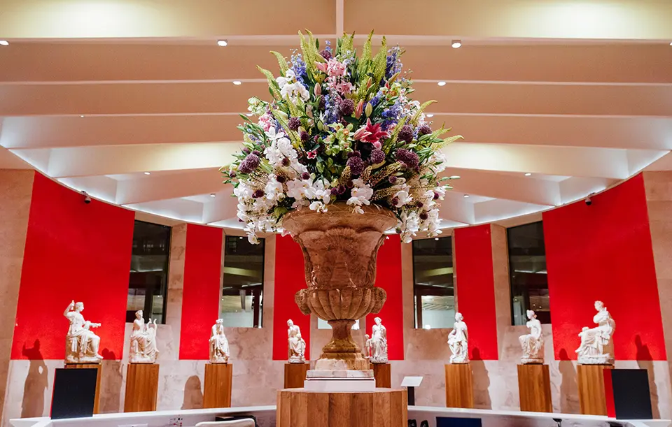 sala de las musas museo del prado - Qué musas tienen una escultura en el abside del Museo del Prado
